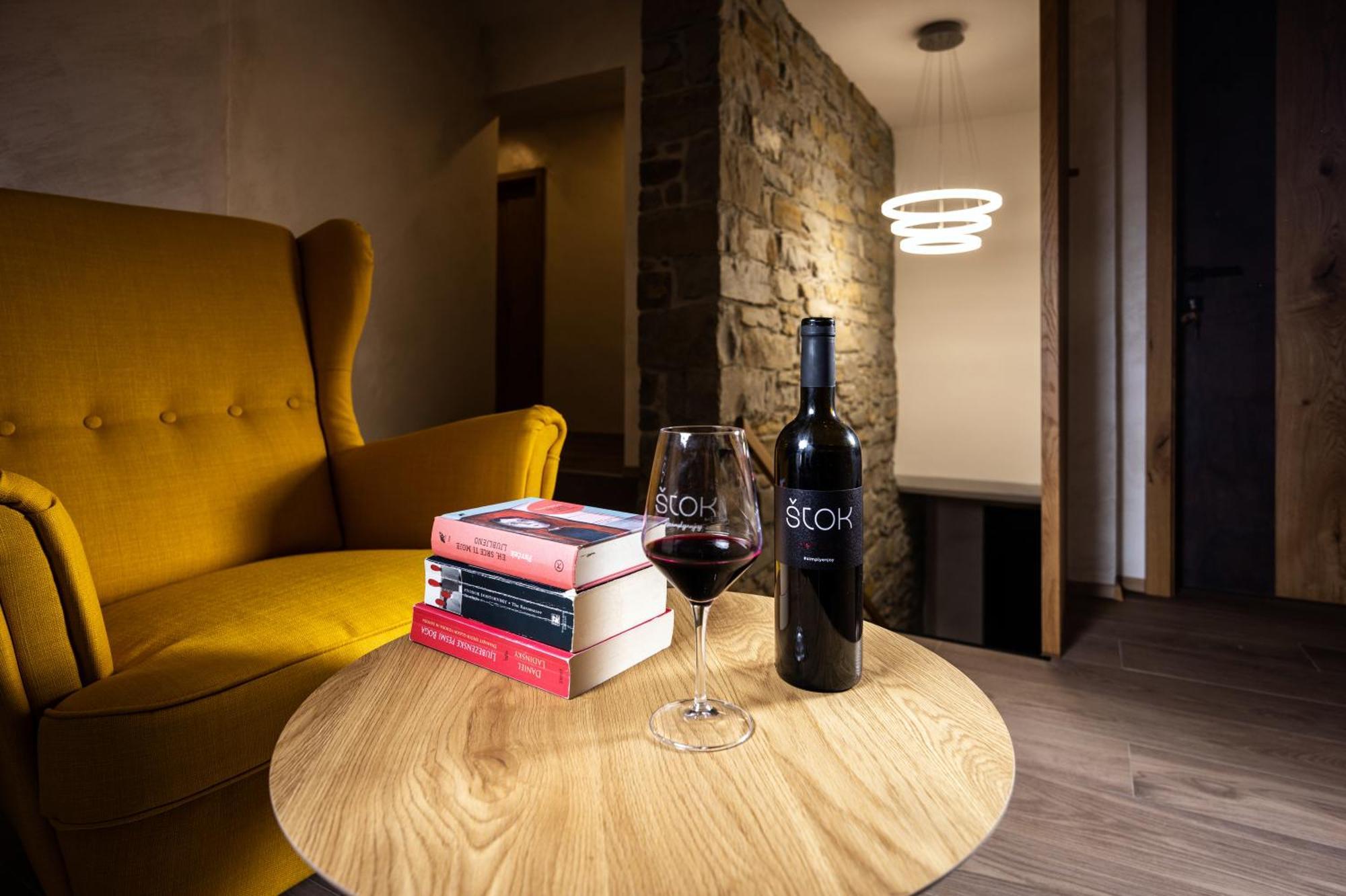 Stok - Rooms, Wine & Restaurant - Marezige, Koper Exteriör bild