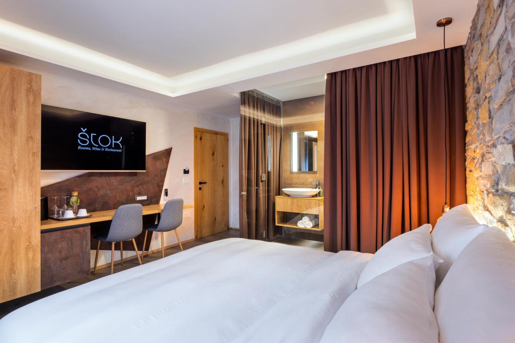 Stok - Rooms, Wine & Restaurant - Marezige, Koper Exteriör bild